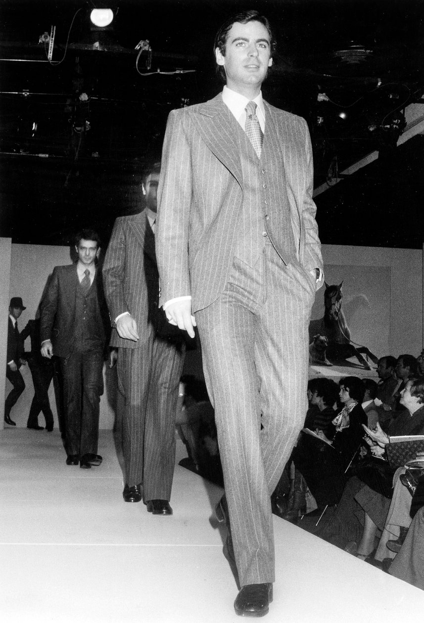 Modeshow for mænd for Pierre Cardin 1973-1974 forår-sommerkollektion, 7. februar 1977 af Unbekannt Unbekannt