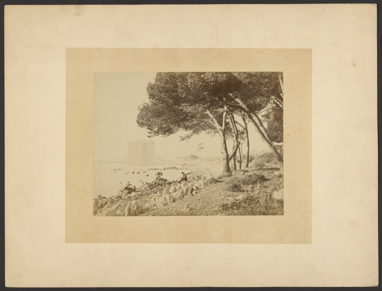 [Udsigt over Lérins-abbediet, set fra Cannes]. af Unknown artist/maker