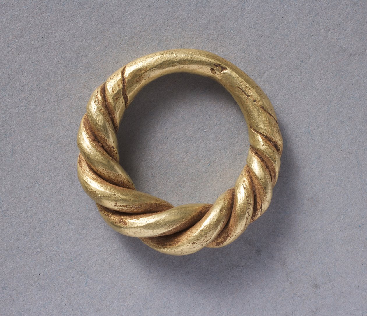 Ringformet ring (guld) (se også 325691) af Viking