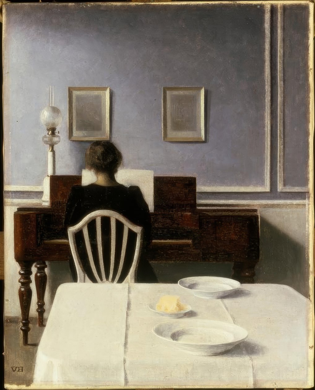 Interiør med ung kvinde ved klaveret af Vilhelm Hammershoi