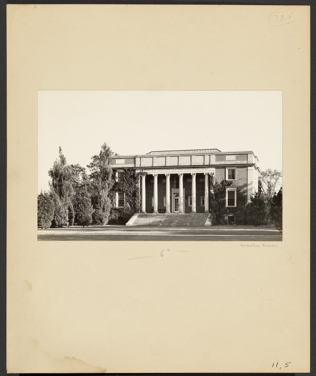 [Wheaton College: The Library (1923)] af Walker Evans