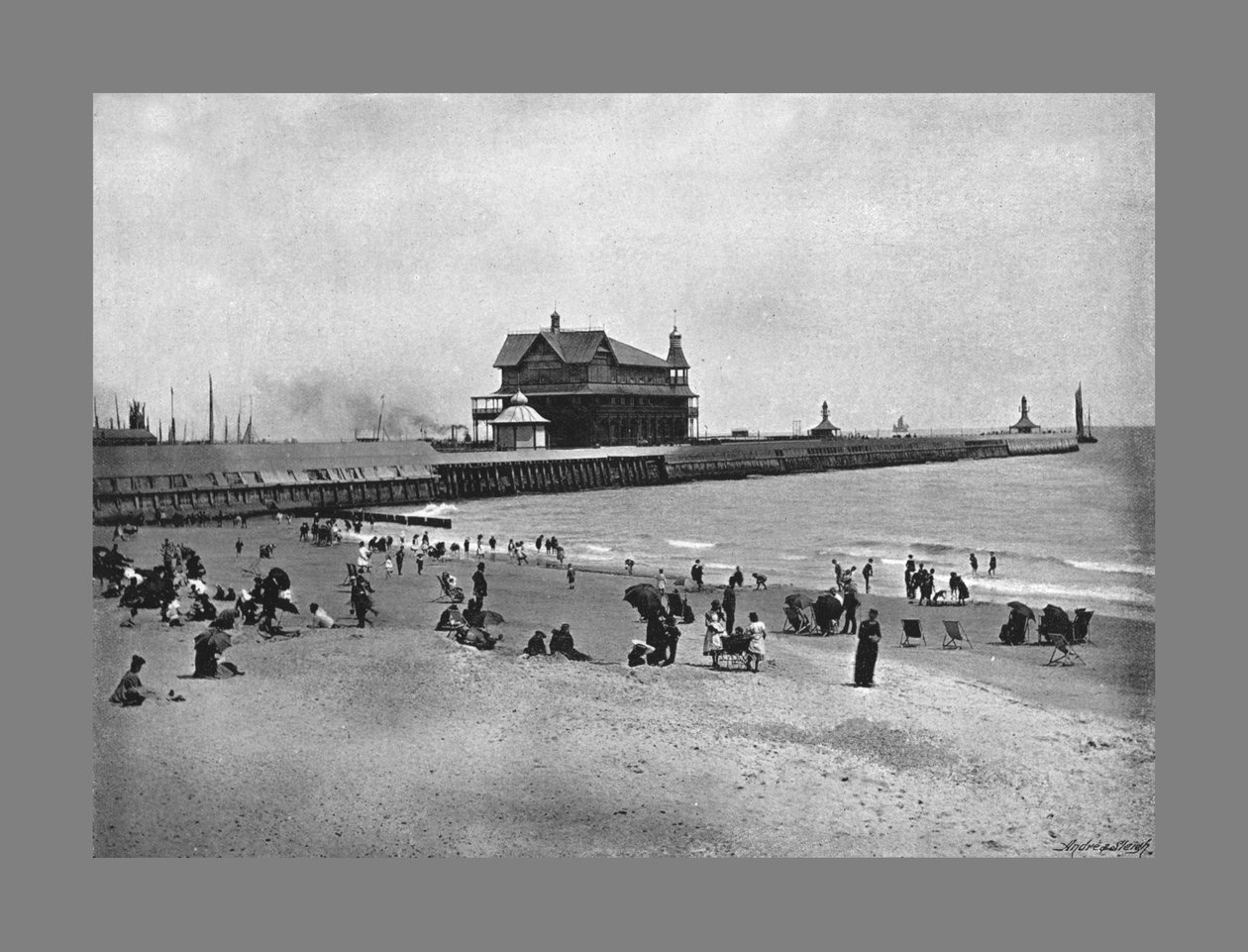 The Pier, Lowestoft, c1900 af Walter Boughton