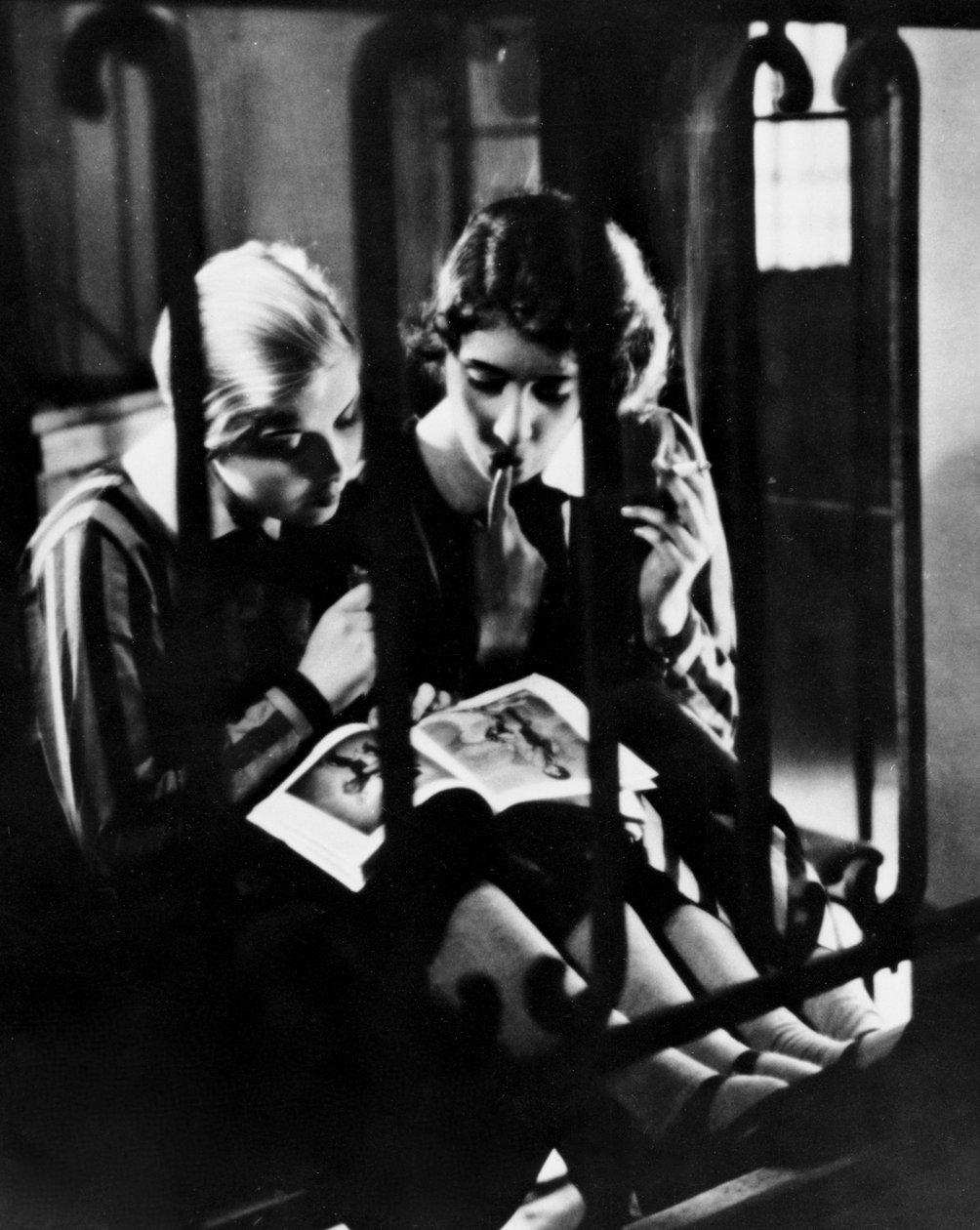 "Madchen i uniform", filmscene af Walter Limot