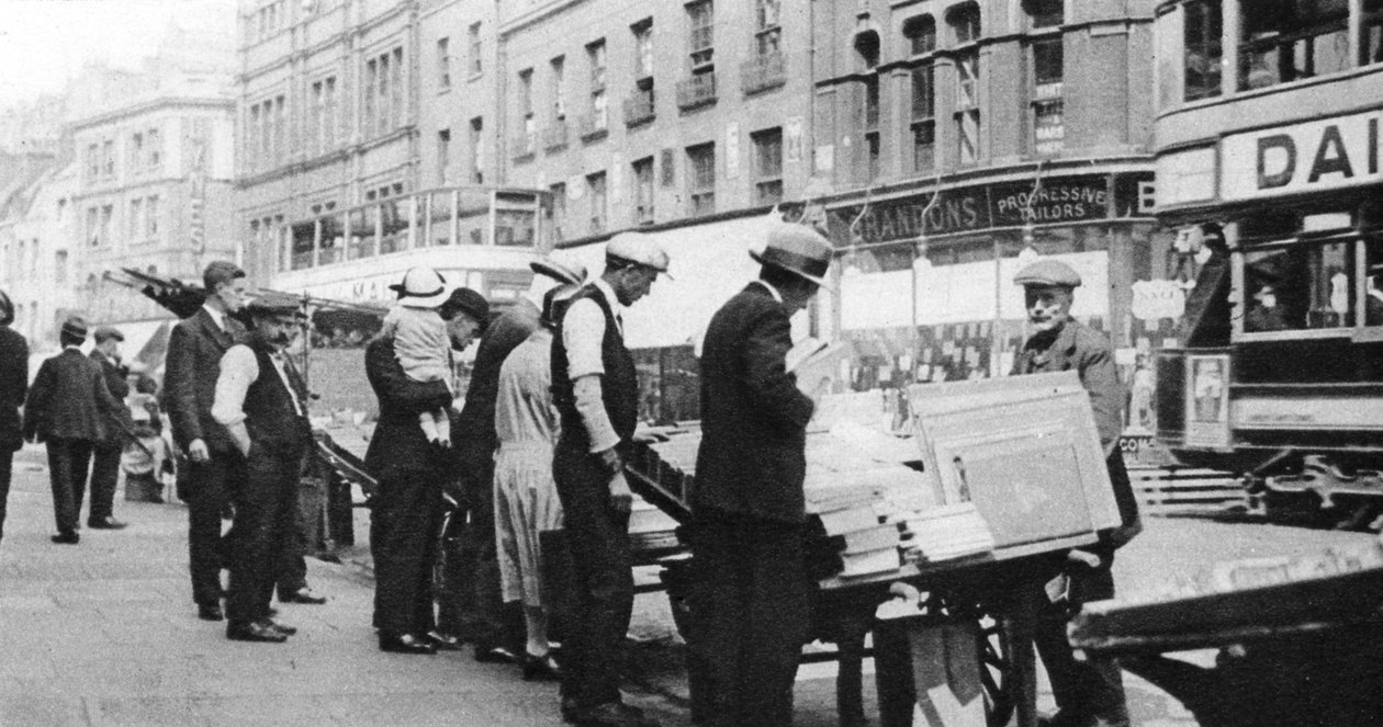 Bogboder på Shoreditch High Street, London, 1926-1927. af Whiffin