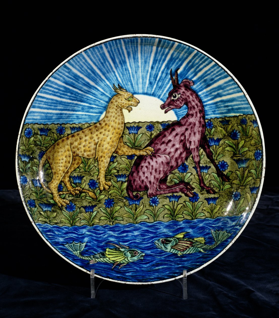 Oplader med en leopard og en hjort på bredden af en flod, malet af Charles Passenger, 1888-97 (keramik) af William de Morgan