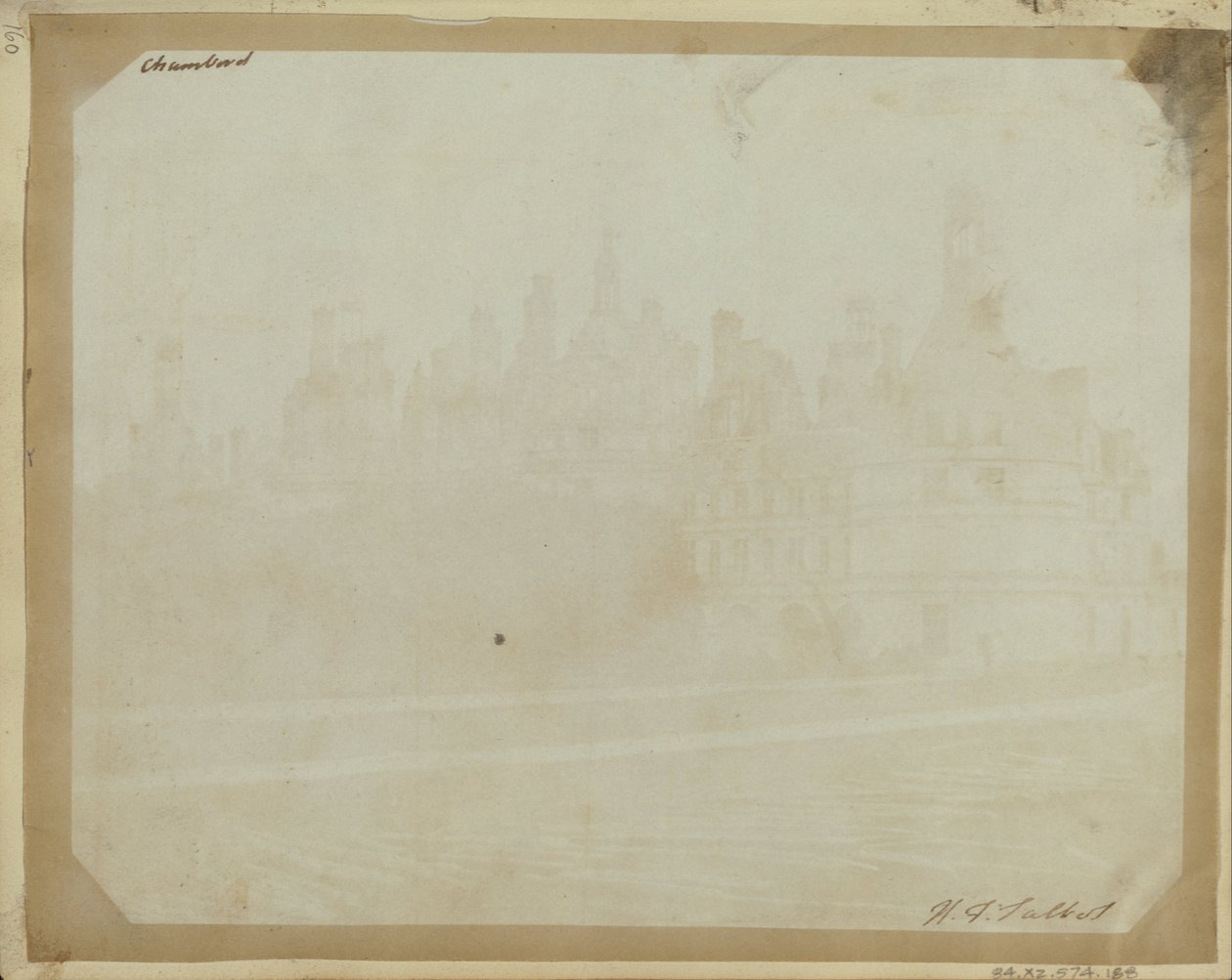 Chateau of Chambord. af William Henry Fox Talbot