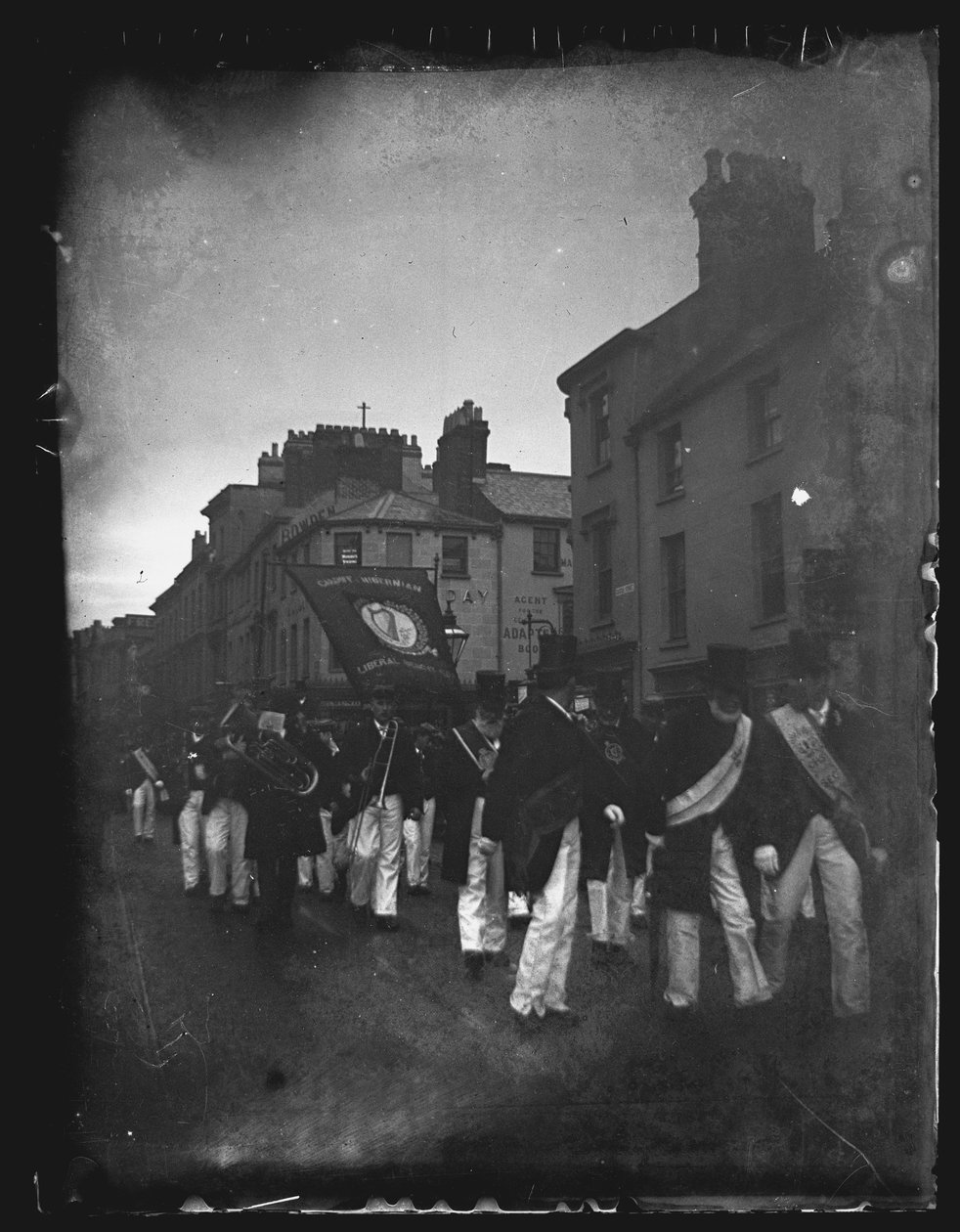 Hibernian Society Procession, Cardiff, 1892. af William Booth