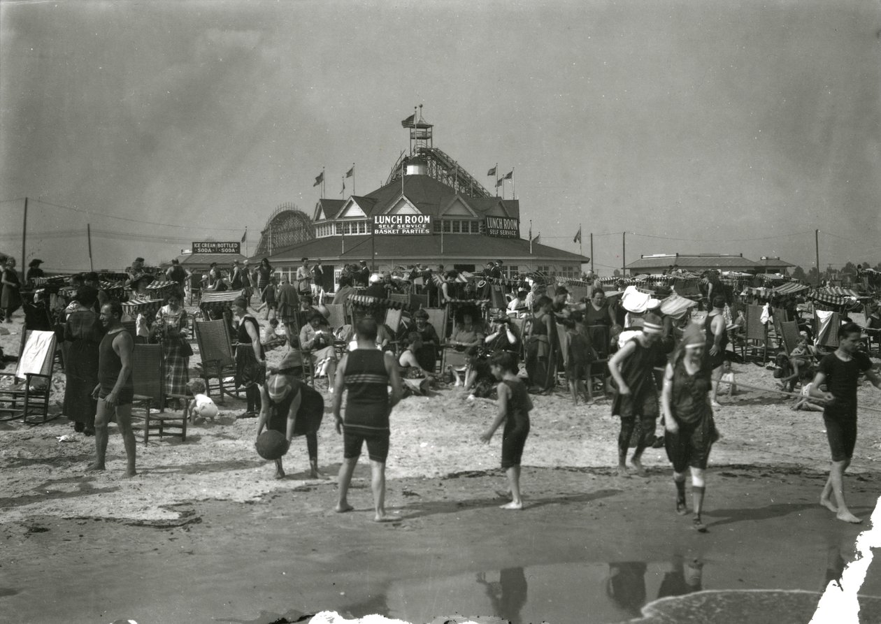 Strandscene, Coney Island, ca. 1910-21 af William Davis Hassler