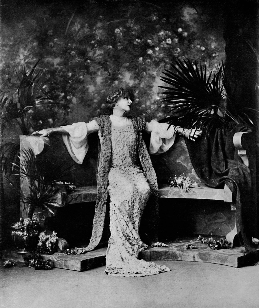 Madame Sarah Bernhardt, 1914. af William and Daniel Downey
