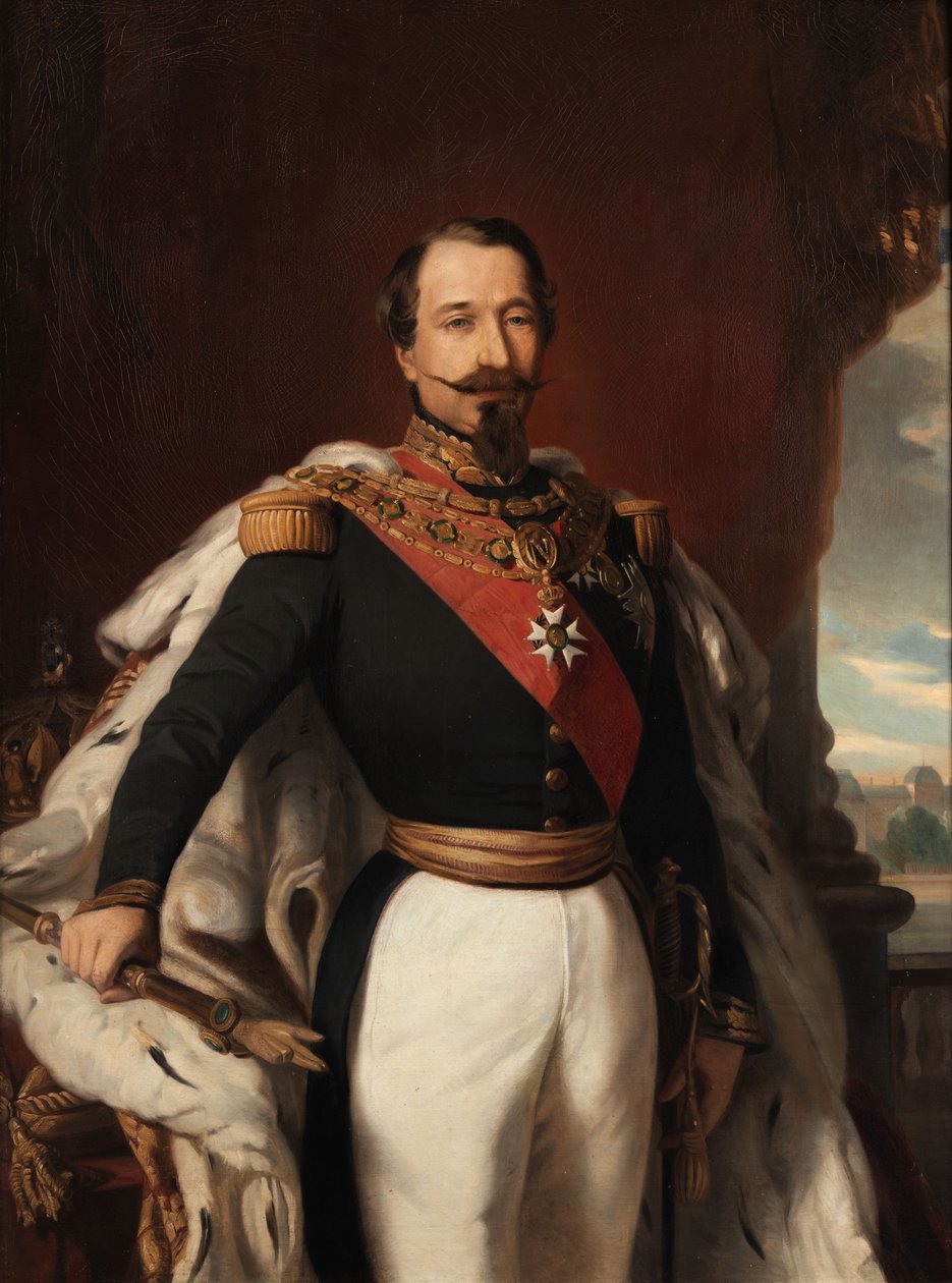 Napoleon III i uniform med en hermelinfrakke ved et bord med en krone og et scepter, i baggrunden Louvre af workshop of Franz Xaver Winterhalter