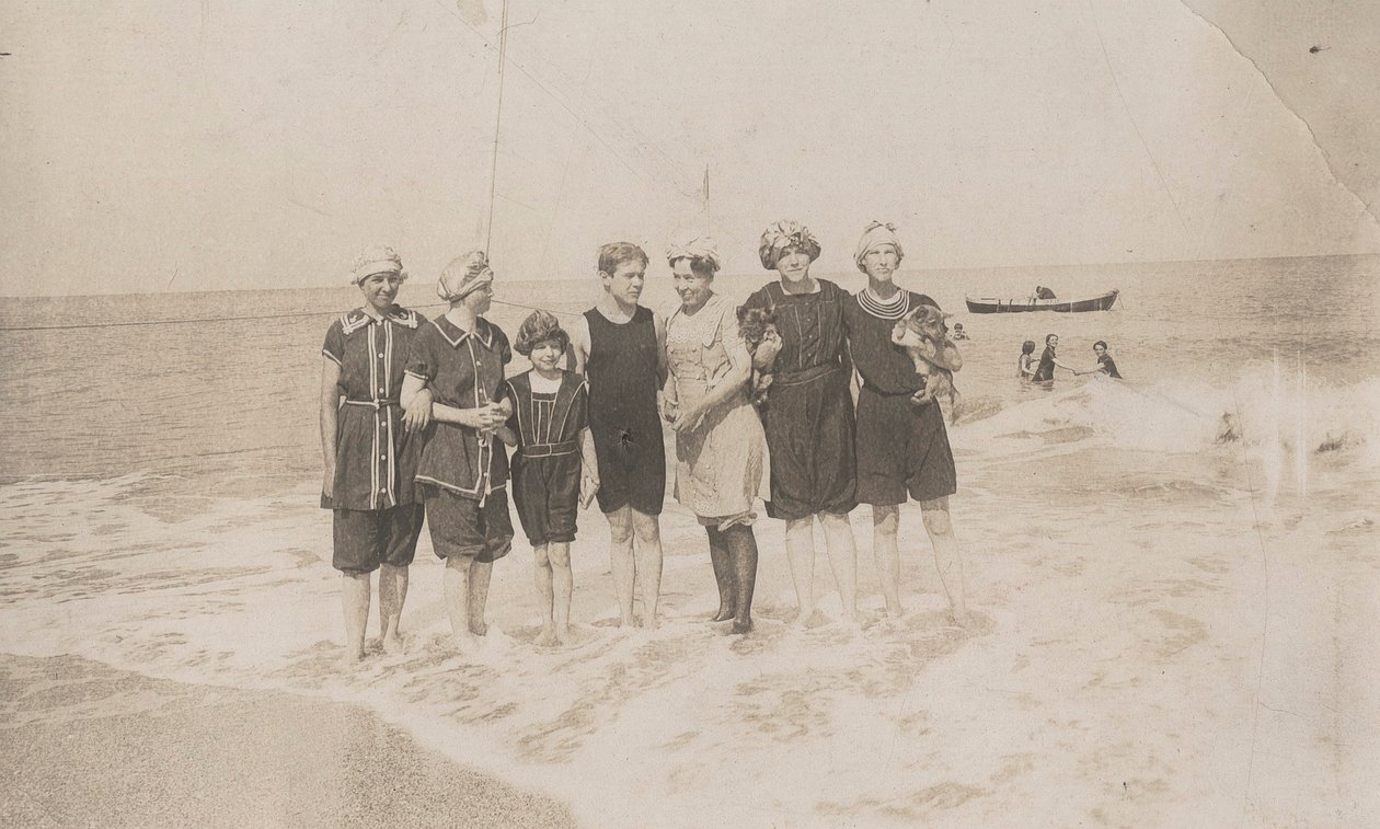 Badefest, Houlgate, september 1911 (s/h-billede) af Hippolyte Lalaise Devéria