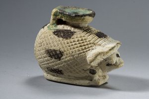 Hedgehog aryballos, Saite-periode (fajance)