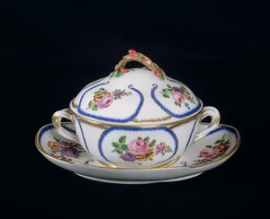 Sevres skål og tallerken, 1764 (porcelæn)