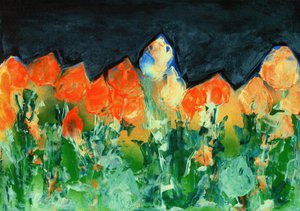 Sort regnfuld himmel over et bjerglandskab med blomster