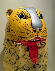 Maske af Jaguar (malet træ og stof)