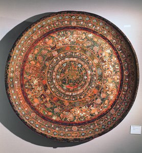 Bakke fra Michoacan-stammen (lakeret træ)