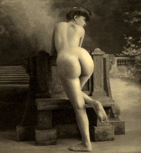 Nøgen kvinde, ca. 1900 (sepia-billede)