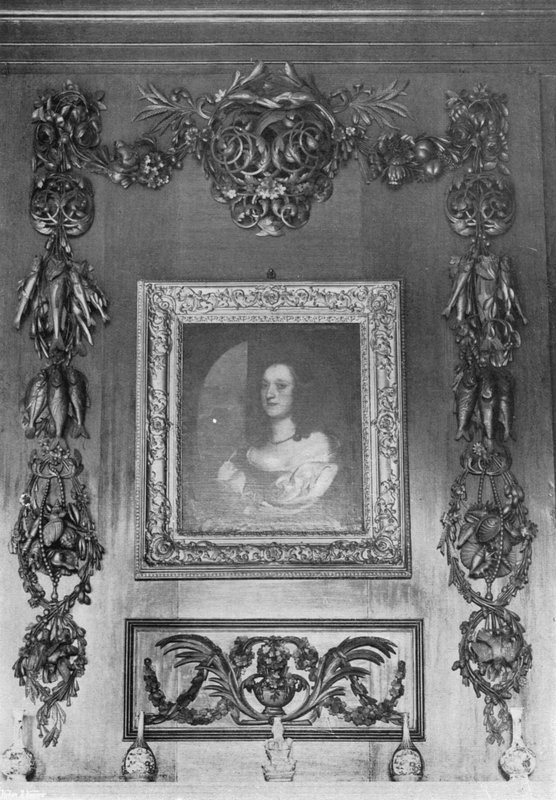 Udskæringer over Hall Mantel af Charles Latham