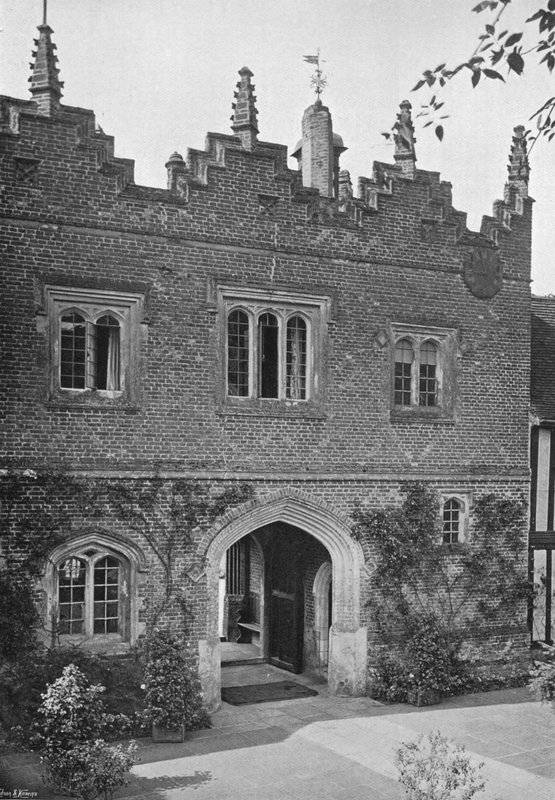 Henry VII Gateway af Charles Latham