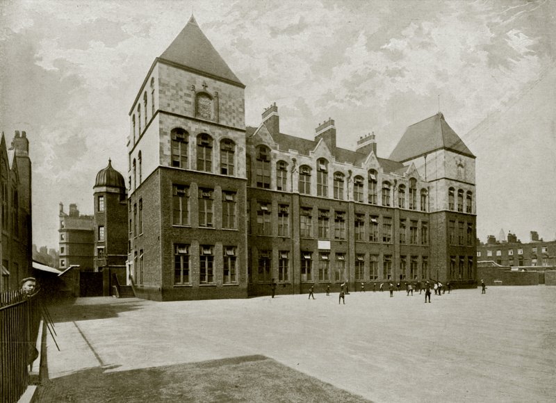 A Famous London Board School (s/h-billede) af English Photographer