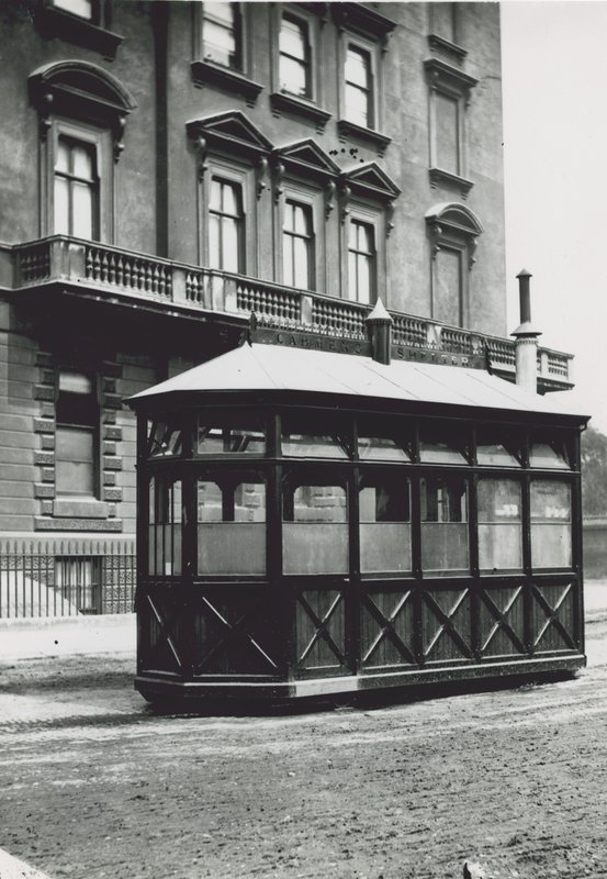 Cab shelter af English Photographer