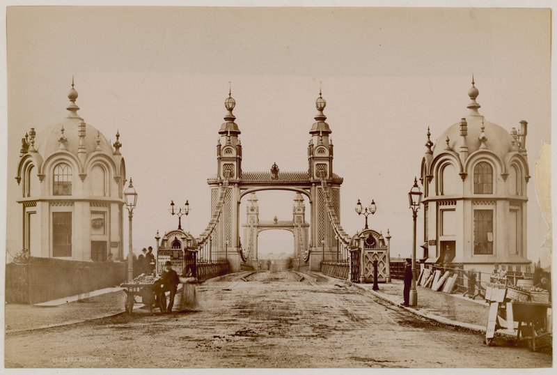 Chelsea Suspension Bridge af English Photographer