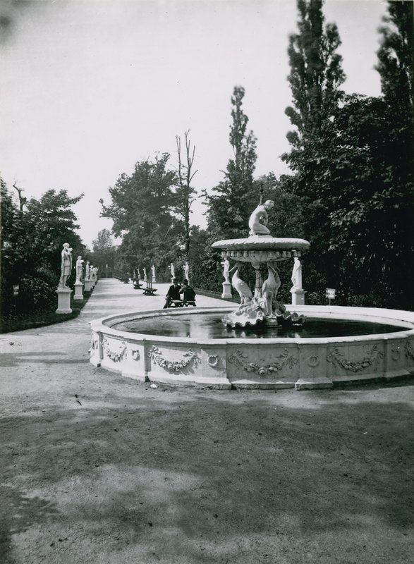 Cremorne Gardens, London: Italian Walk af English Photographer