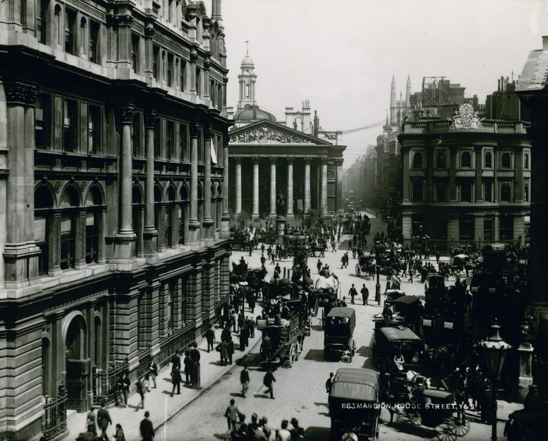 Mansion House Street, London af English Photographer
