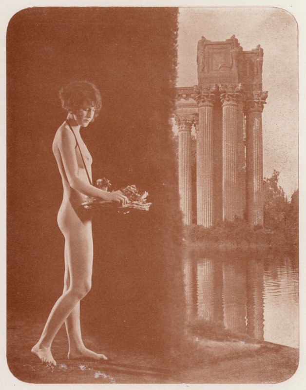 Nudistisk kunst: Jomfruen fra Athen (s/h foto) af English Photographer