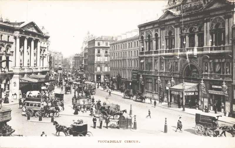 Piccadilly Circus af English Photographer