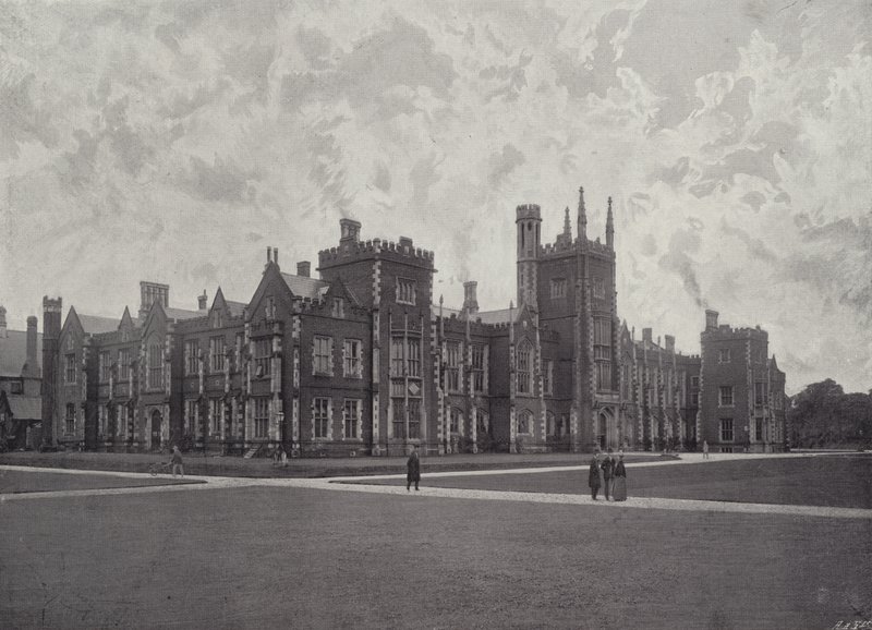 Queens College, Belfast af English Photographer