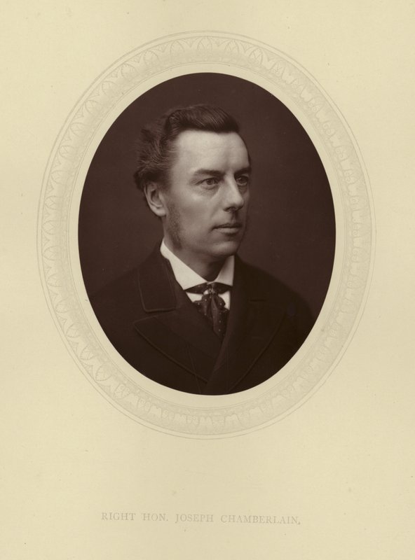 Højre Hon. Joseph Chamberlain af English Photographer