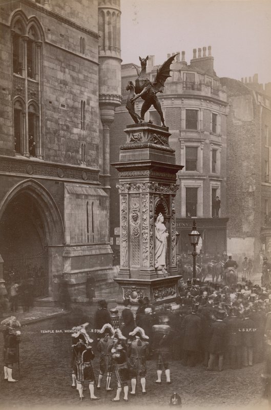 Temple Bar Memorial af English Photographer