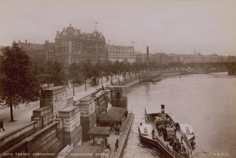 Thames Embankment fra Hungerford Bridge af English Photographer
