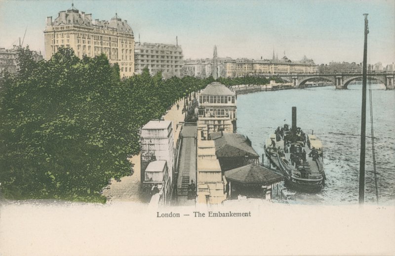 The Embankment, London af English Photographer