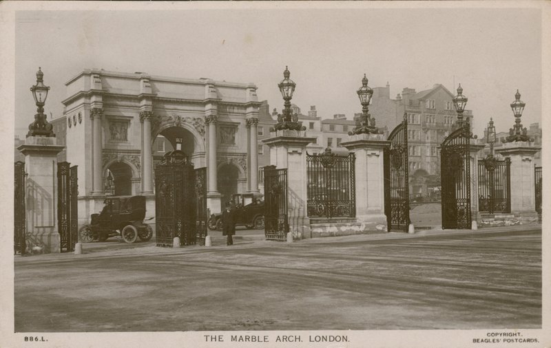 The Marble Arch, London af English Photographer