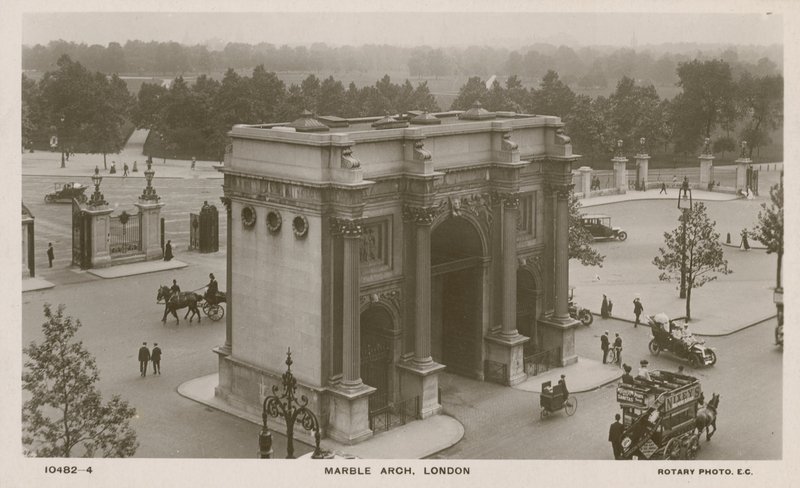 The Marble Arch, London af English Photographer