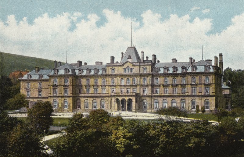 The Palace Hotel, Buxton af English Photographer