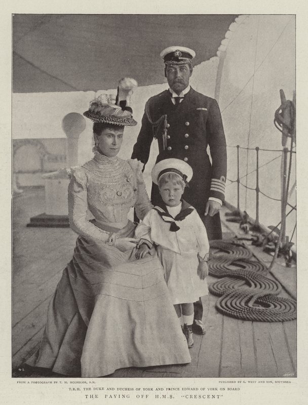 HMS Crescent, der betaler sig af English Photographer