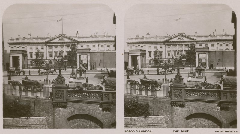 The Royal Mint, London af English Photographer
