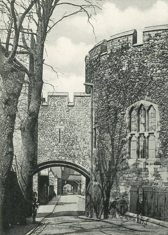 Wakefield Tower af English Photographer