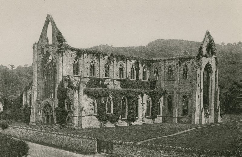 Tintern Abbey af English Photographer