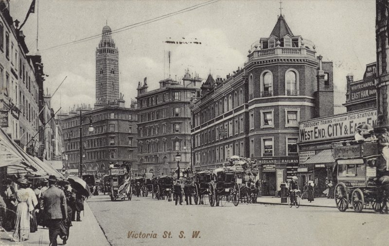 Victoria St, S W af English Photographer