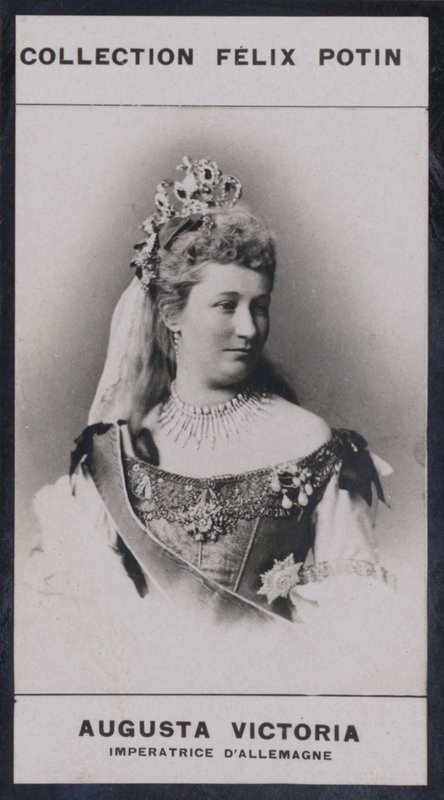 Augusta-Victoria, kejserinde af Tyskland (1858) (s/h-foto) af European Photographer