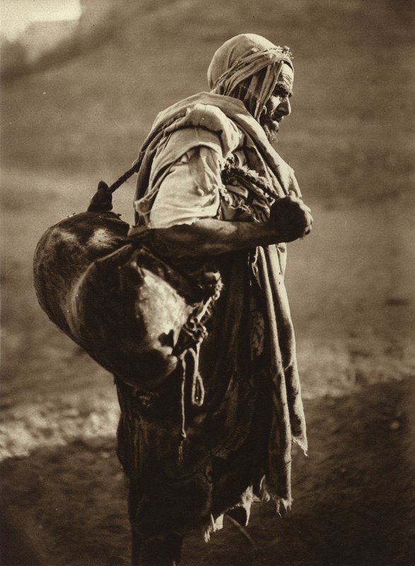 Tunis, vandbærer (s/h-foto) af European Photographer