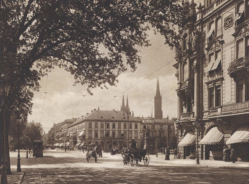 Wiesbaden, Wilhelmstrasse (s/h-foto) af German Photographer