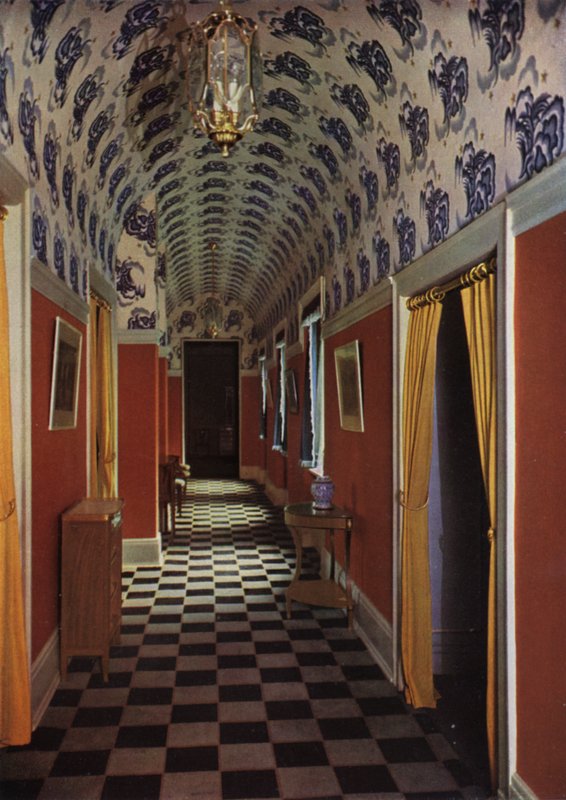 Corridor (Color Litho) af Hermann Gerson