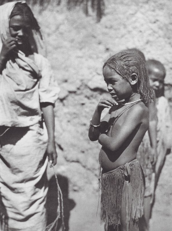 Afrika: Børn i Omdurman (s/h-foto) af Hugo Adolf Bernatzik