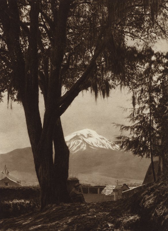 Mexico: Popocatepetl, set fra Amecameca (s/h-foto) af Hugo Brehme