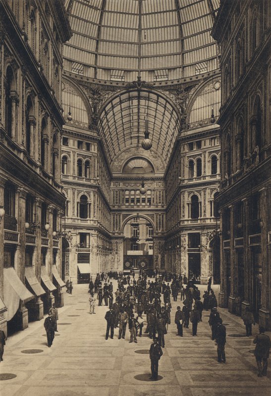 Napoli: Interno Galleria Umberto I (s/h-foto) af Italian Photographer